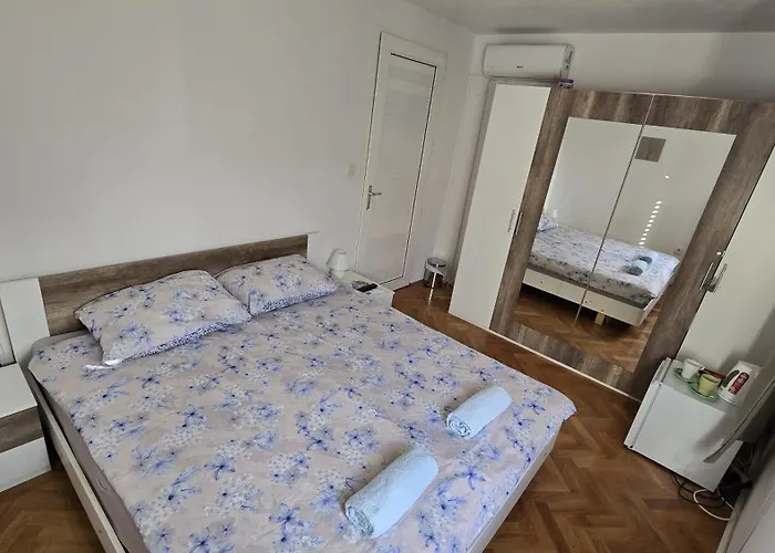 Aretha I Sobe Gasthof Novi Vinodolski